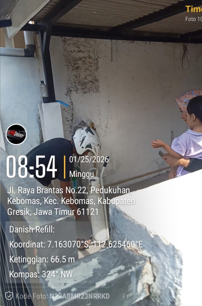 interaksi dengan pelanggan di Gresik untuk layanan isi ulang oksigen dengan sistem tukar tabung isi 